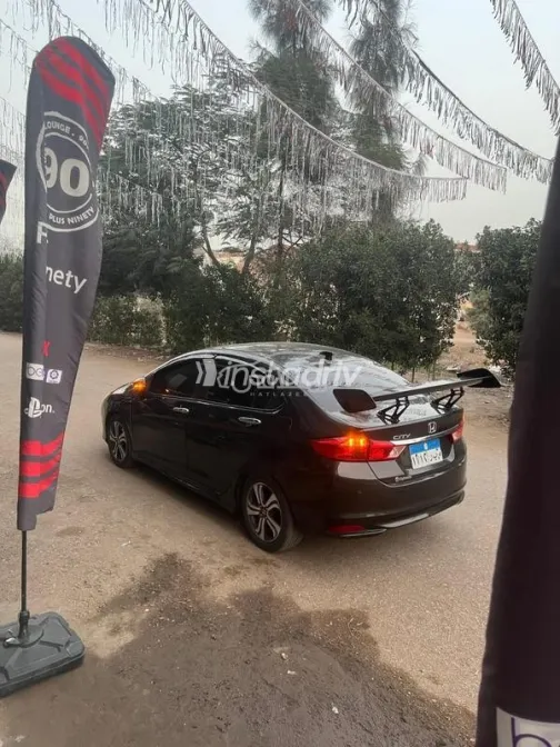 Honda City 2016 Eggplant Used for Sale - 4