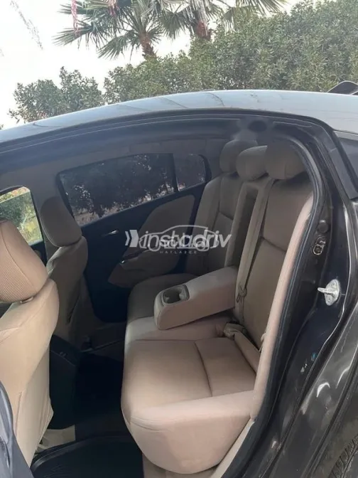 Honda City 2016 Eggplant Used for Sale - 9