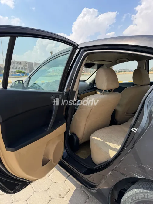 مازدا 3 2010 أبيض مستعملة للبيع - 6