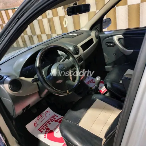 رينو لوجان 2011 أبيض مستعملة للبيع - 7