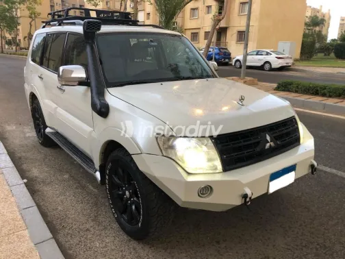 Mitsubishi Pajero 2011 White Used for Sale - 4