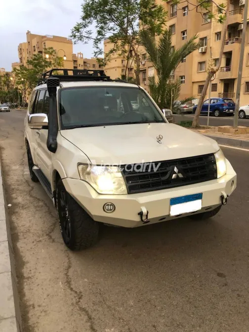 Mitsubishi Pajero 2011 White Used for Sale - 7