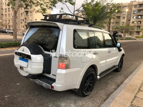 Mitsubishi Pajero 2011 White Used for Sale - 10