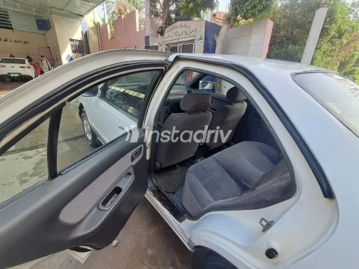 Nissan Sunny 2000 White Used for Sale - 4