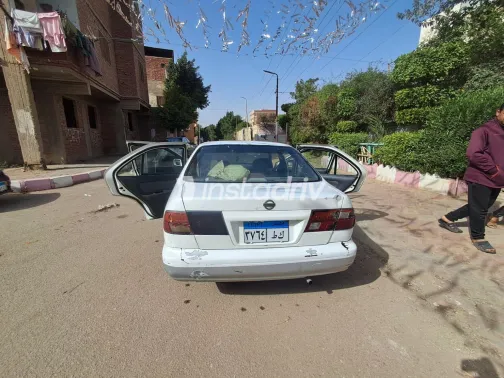 Nissan Sunny 2000 White Used for Sale - 6
