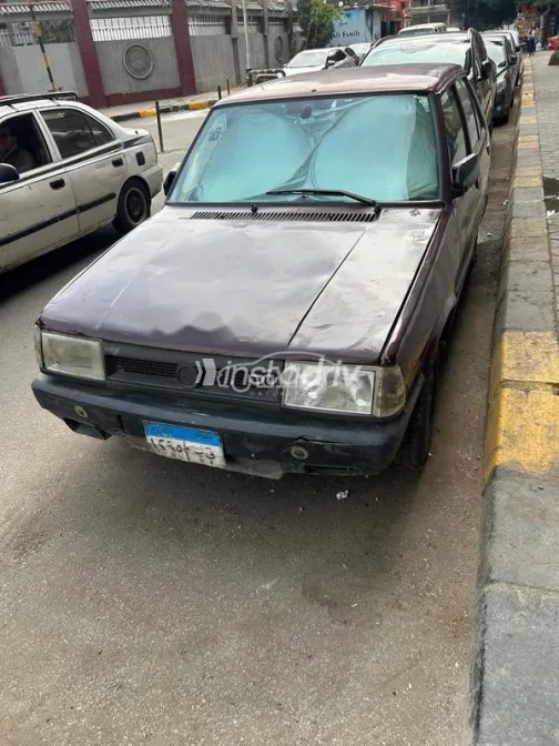 فيات شاهين 2000 أحمر غامق مستعملة للبيع - 1