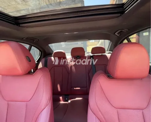 بي ام دبليو 320 2024 أبيض مستعملة للبيع - 2