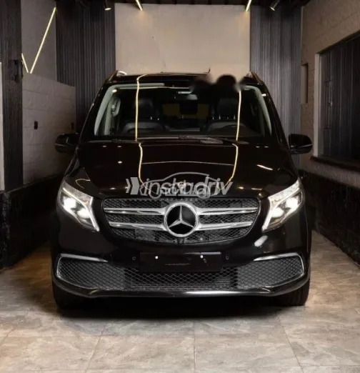 مرسيدس فى 250 2022 أسود مستعملة للبيع - 1