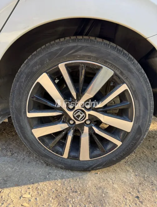 هوندا سيتى 2022 أبيض مستعملة للبيع - 5