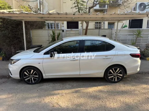 هوندا سيتى 2022 أبيض مستعملة للبيع - 9