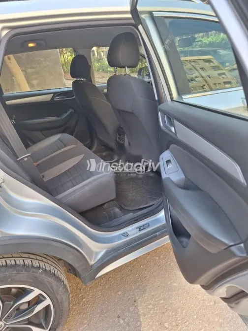 MG Rx5 2019 White Used for Sale - 7