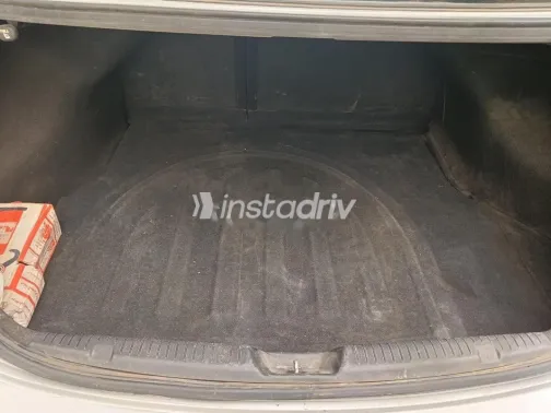 هيونداي افانتي 2012 فضي مستعملة للبيع - 8