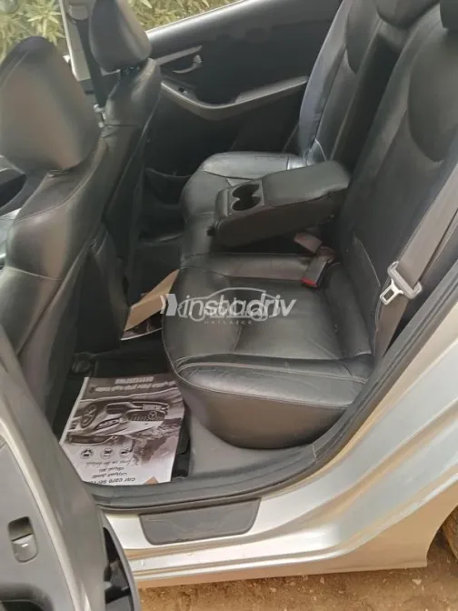 هيونداي افانتي 2012 فضي مستعملة للبيع - 10