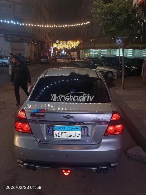 شيفروليه افيو 2015 فضي مستعملة للبيع - 4