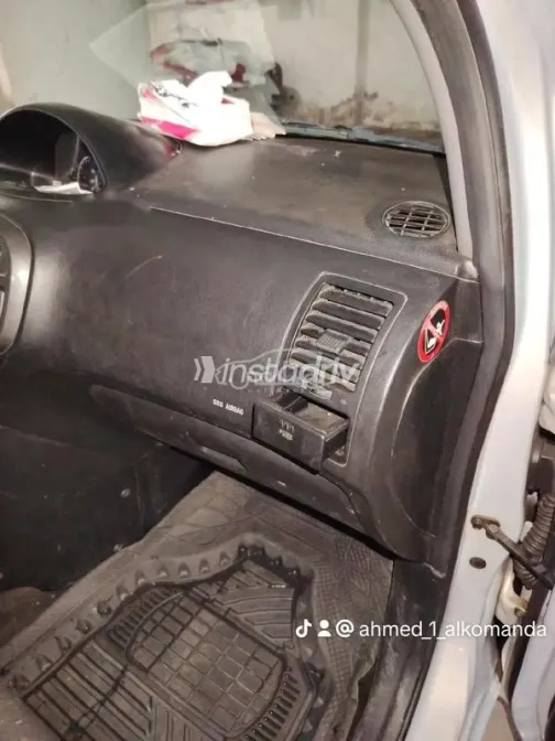 Hyundai Matrix 2002 Silver Used for Sale - 6