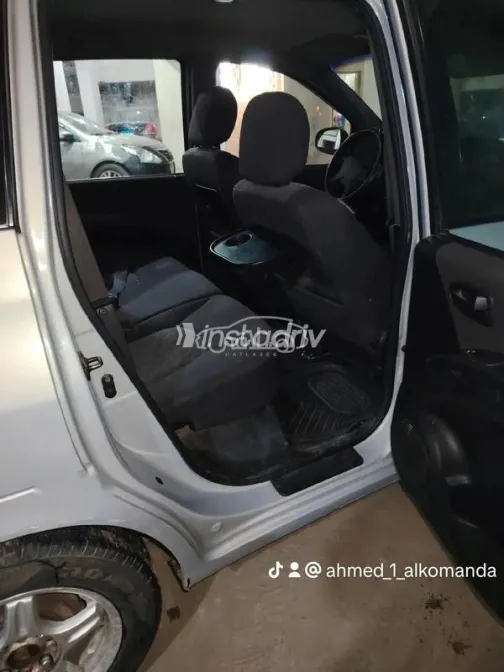 Hyundai Matrix 2002 Silver Used for Sale - 8