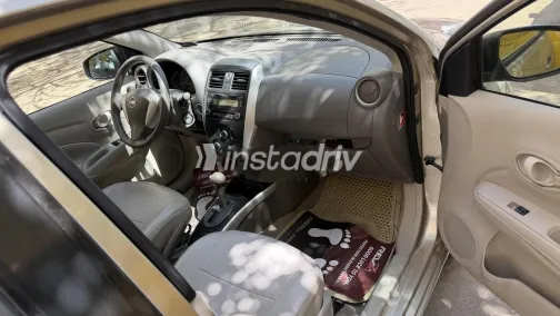 نيسان صنى 2016 ذهبي مستعملة للبيع - 5