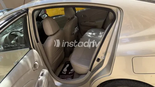 نيسان صنى 2016 ذهبي مستعملة للبيع - 6