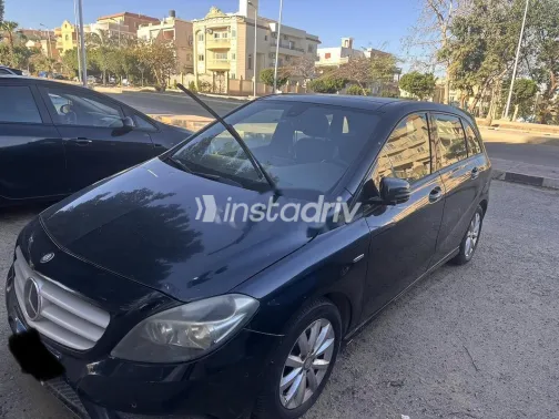 مرسيدس B 200 2013 أسود مستعملة للبيع - 4