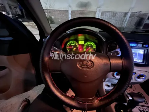 Hyundai Accent 2011 White Used for Sale - 2