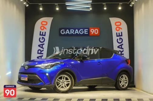 تويوتا C-HR 2022 أزرق غامق مستعملة للبيع - 2