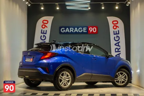 تويوتا C-HR 2022 أزرق غامق مستعملة للبيع - 5