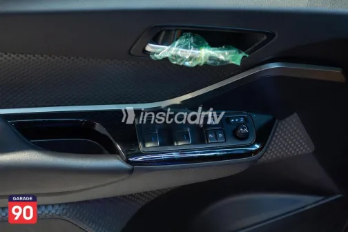 تويوتا C-HR 2022 أزرق غامق مستعملة للبيع - 8