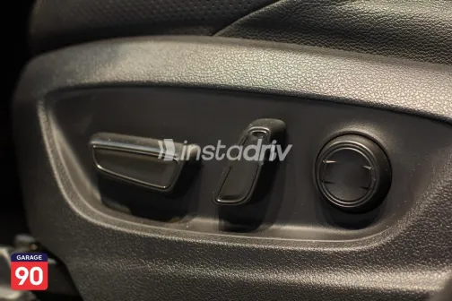 تويوتا C-HR 2022 أزرق غامق مستعملة للبيع - 9