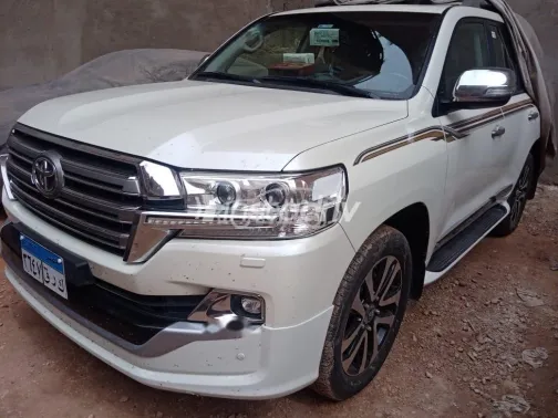 تويوتا لاند كروزر 2021 أبيض مستعملة للبيع - 7