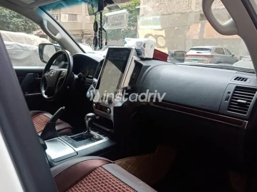 تويوتا لاند كروزر 2021 أبيض مستعملة للبيع - 9