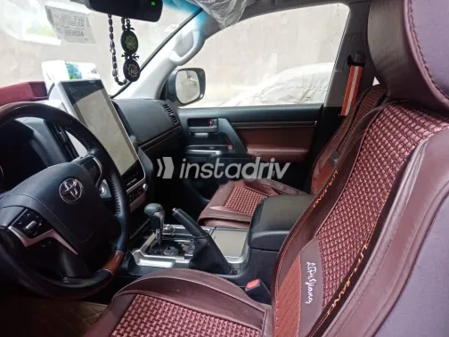 تويوتا لاند كروزر 2021 أبيض مستعملة للبيع - 10