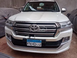 تويوتا لاند كروزر 2021 أبيض مستعملة للبيع