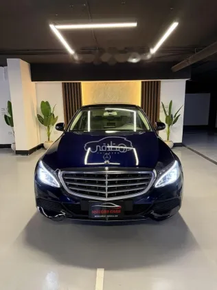 مرسيدس C 180 2016 أزرق غامق مستعملة للبيع