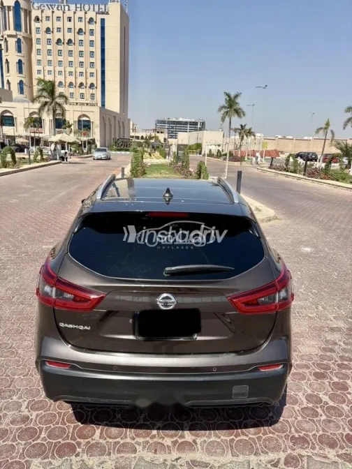 Nissan Qashqai 2018 Bronze Used for Sale - 7