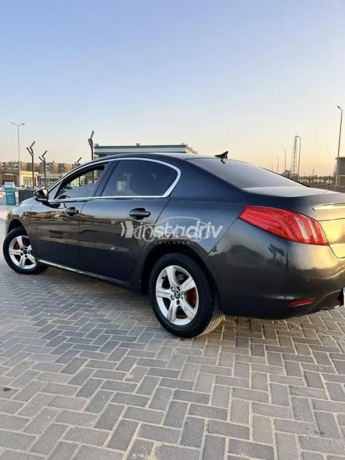 بيجو 508 2013 رمادي مستعملة للبيع - 5