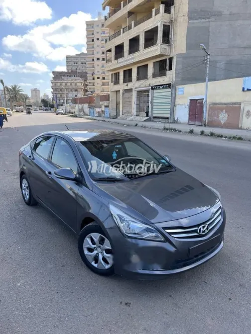 هيونداي سولاريس 2016 أبيض مستعملة للبيع - 1