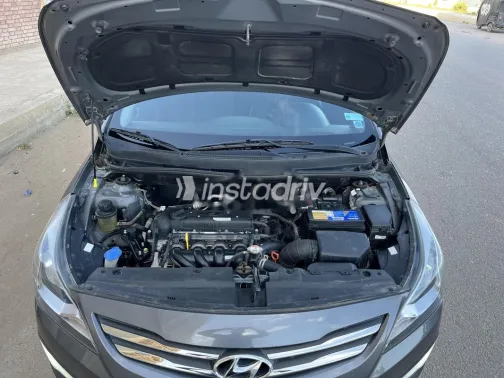 هيونداي سولاريس 2016 أبيض مستعملة للبيع - 4