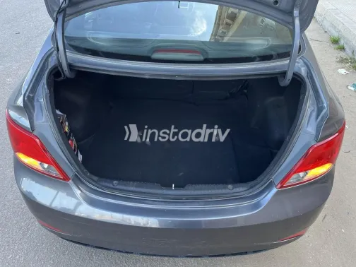 هيونداي سولاريس 2016 أبيض مستعملة للبيع - 6