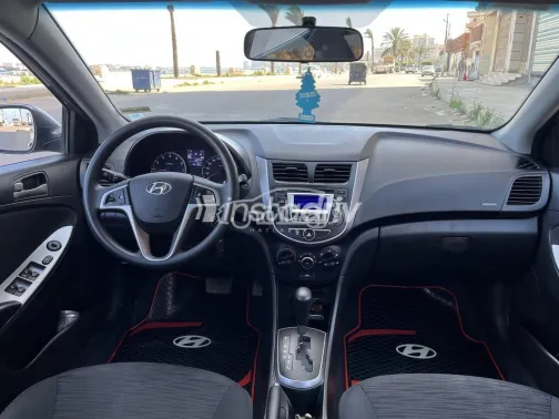 هيونداي سولاريس 2016 أبيض مستعملة للبيع - 8