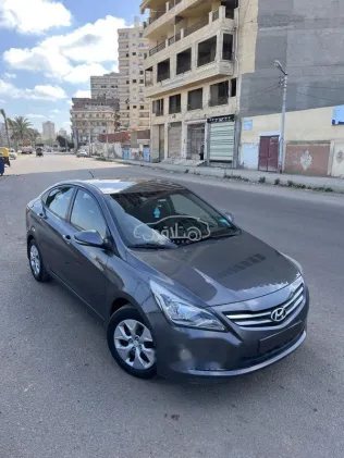 هيونداي سولاريس 2016 أبيض مستعملة للبيع
