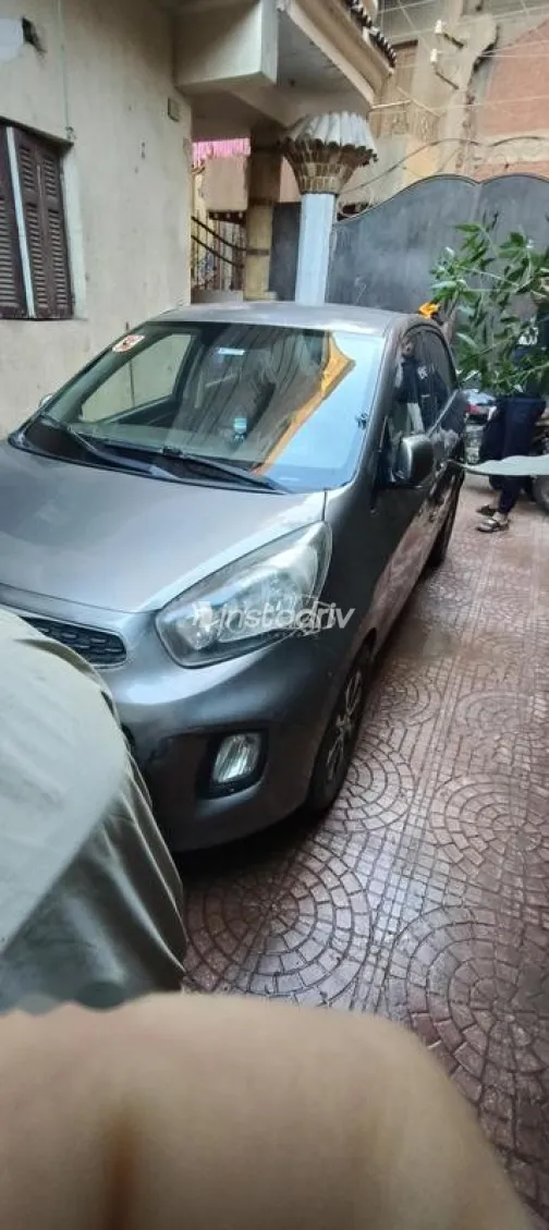 Kia Picanto 2016 White Used for Sale - 9