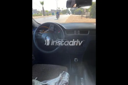 سكودا رابيد 2015 فضي مستعملة للبيع - 7