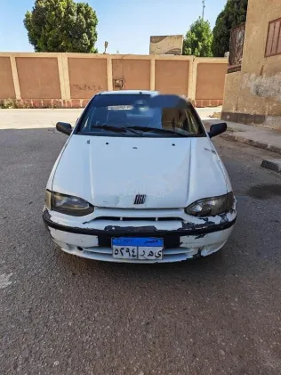 فيات سينا 2000 أبيض مستعملة للبيع