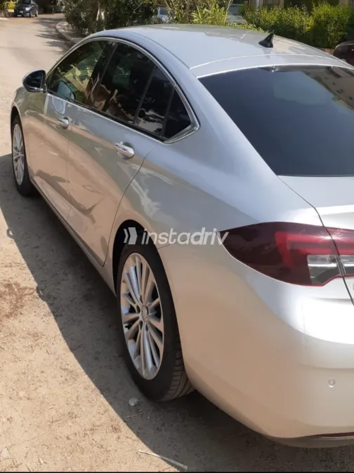 اوبل أنسيجنيا 2019 أبيض مستعملة للبيع - 4