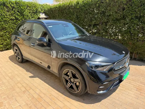 مرسيدس GLC 300 2023 أبيض مستعملة للبيع - 4