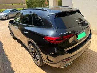 مرسيدس GLC 300 2023 أبيض مستعملة للبيع