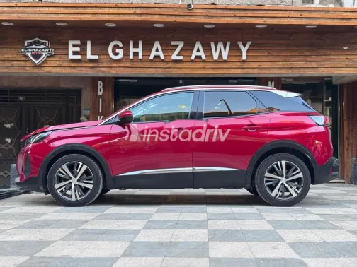 بيجو 3008 2022 أحمر مستعملة للبيع - 2