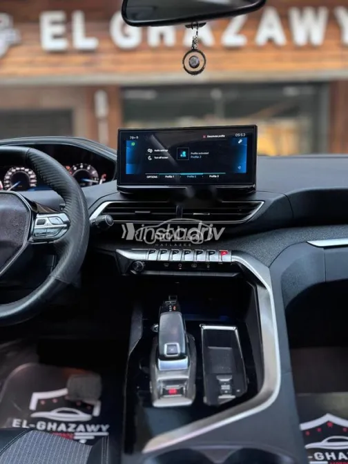 بيجو 3008 2022 أحمر مستعملة للبيع - 9