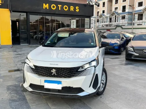 Peugeot 5008 2022 White Used for Sale - 2