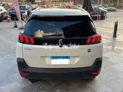 Peugeot 5008 2022 White Used for Sale - 3